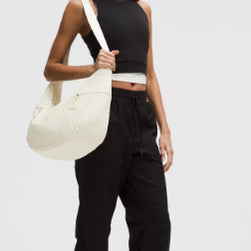 [BUNJANG] Lululemon Slouch Sling Bag 13L / 룰루레몬 라지 슬라우치 슬링백 13L [아이보리 / 핑크 / 무료배송]