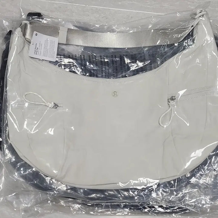 [BUNJANG] Lululemon Slouch Sling Bag 13L / 룰루레몬 라지 슬라우치 슬링백 13L [아이보리 / 핑크 / 무료배송]