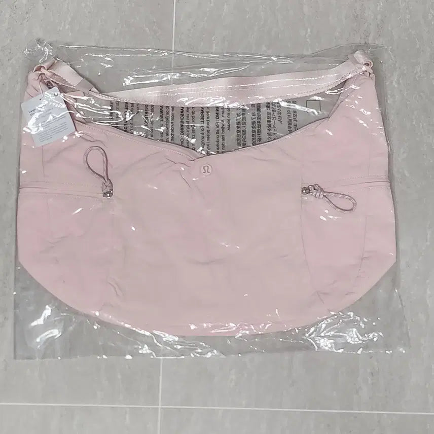 [BUNJANG] Lululemon Slouch Sling Bag 13L / 룰루레몬 라지 슬라우치 슬링백 13L [아이보리 / 핑크 / 무료배송]