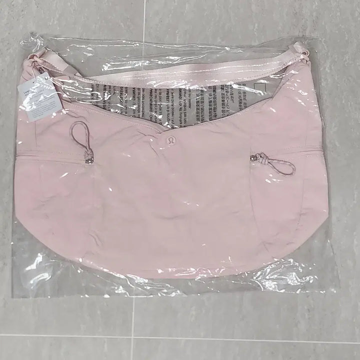 [BUNJANG] Lululemon Slouch Sling Bag 13L / 룰루레몬 라지 슬라우치 슬링백 13L [아이보리 / 핑크 / 무료배송]