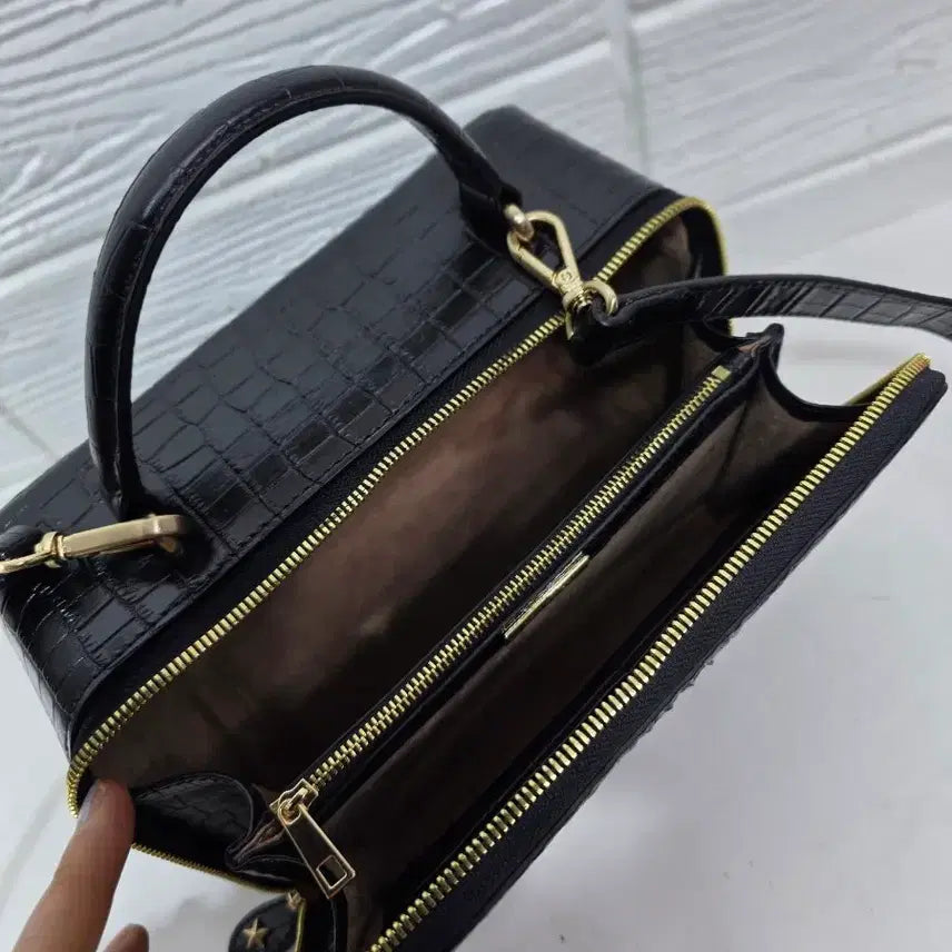 [BUNJANG] Crotymo Genuine Crocodile Leather Camera Bag / 새상품 크로티모 천연 악어가죽 카메라 백