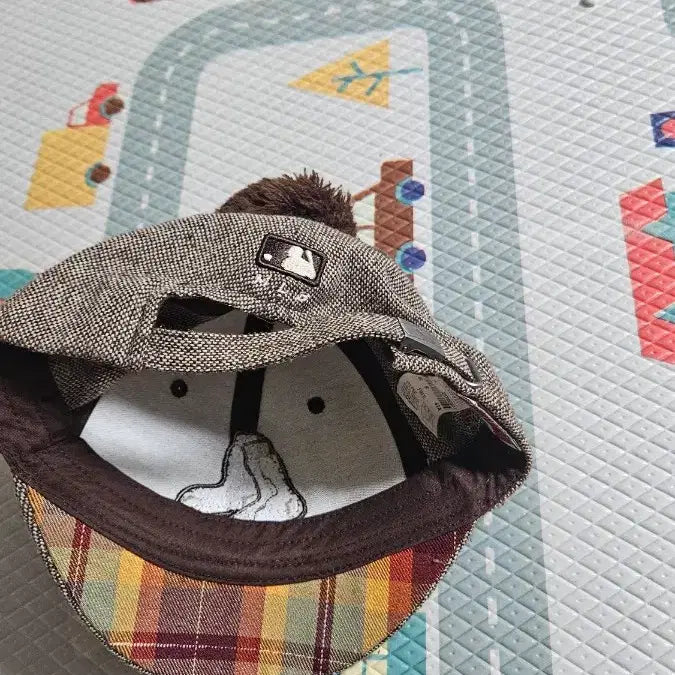 [BUNJANG] MLB Boston Red Sox Junior Pom-pom Beanie / MLB보스턴 쥬니어레드삭스 폼폼 모자