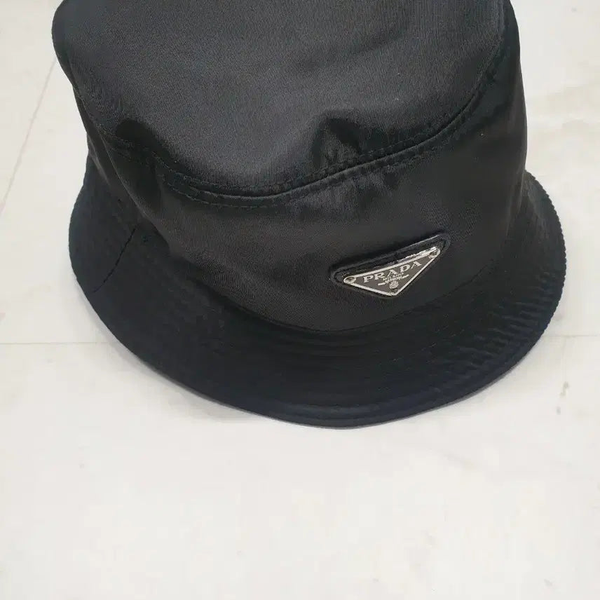 [BUNJANG] Prada Bucket Hat / 프라다 블랙 버킷햇