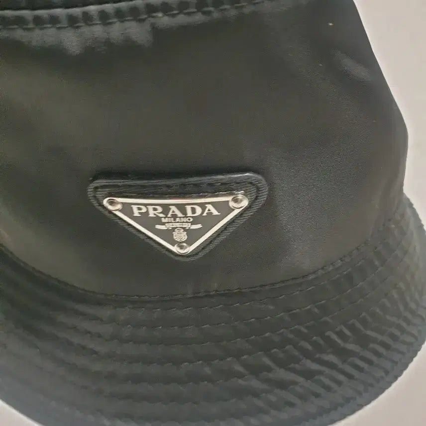 [BUNJANG] Prada Bucket Hat / 프라다 블랙 버킷햇