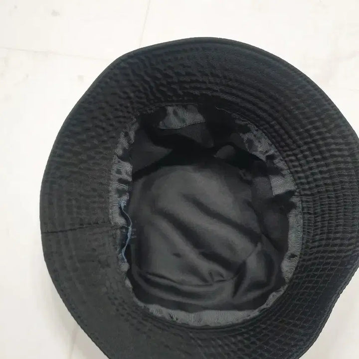 [BUNJANG] Prada Bucket Hat / 프라다 블랙 버킷햇