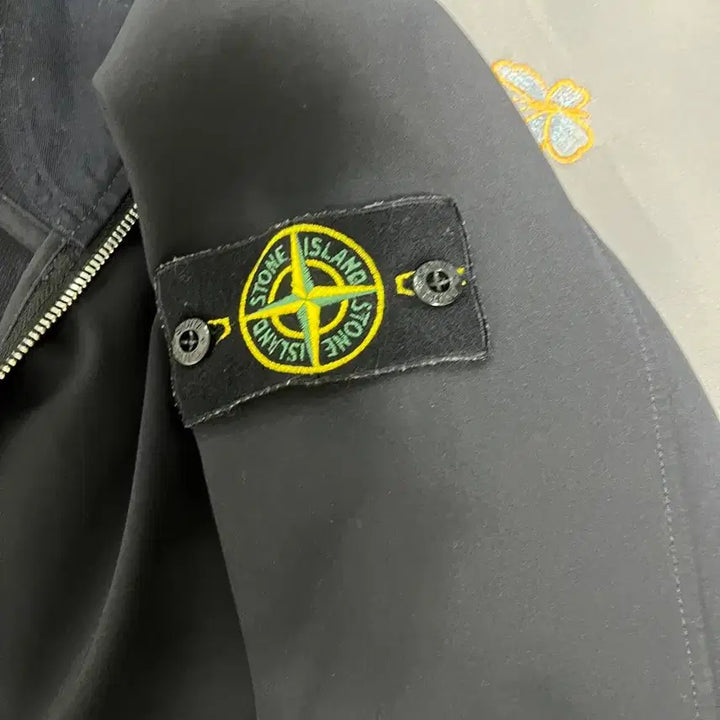 [BUNJANG] Stone Island Soft Shell Jacket / 스톤 아일랜드 소프트쉘 s사이즈
