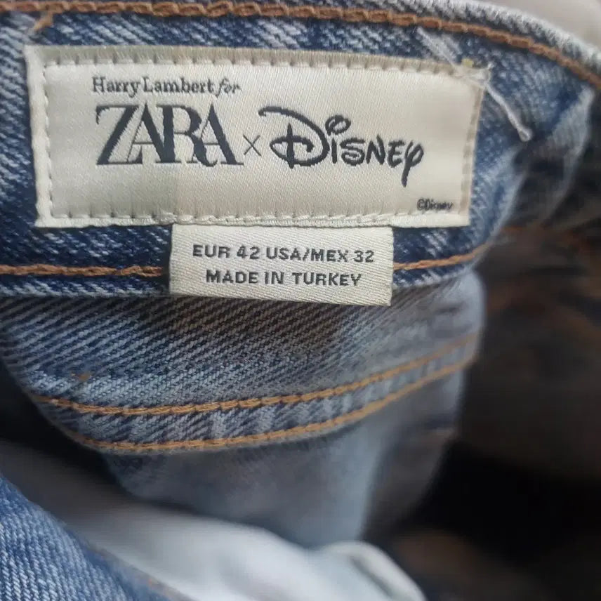 [BUNJANG] Zara Mickey Mouse Denim Pants / 자라 x 디즈니 x 해리 램버트 립드 플레어 핏 진 블루