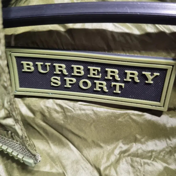 [BUNJANG] Burberry Sport Green Windbreaker Jacket / 버버리 스포츠 그린 바람막이 자켓