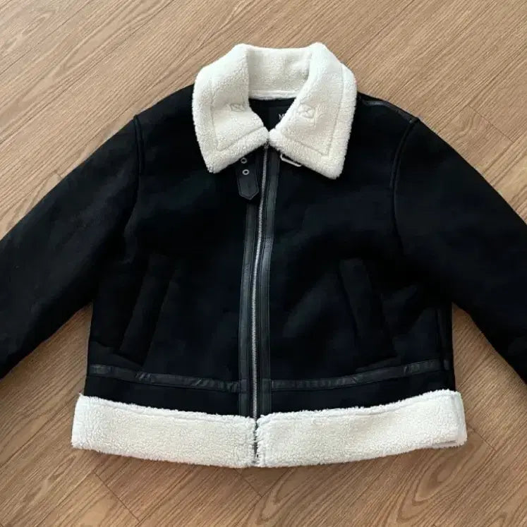 [BUNJANG] MIXXO Black Faux Leather Jacket / 미쏘 무스탕