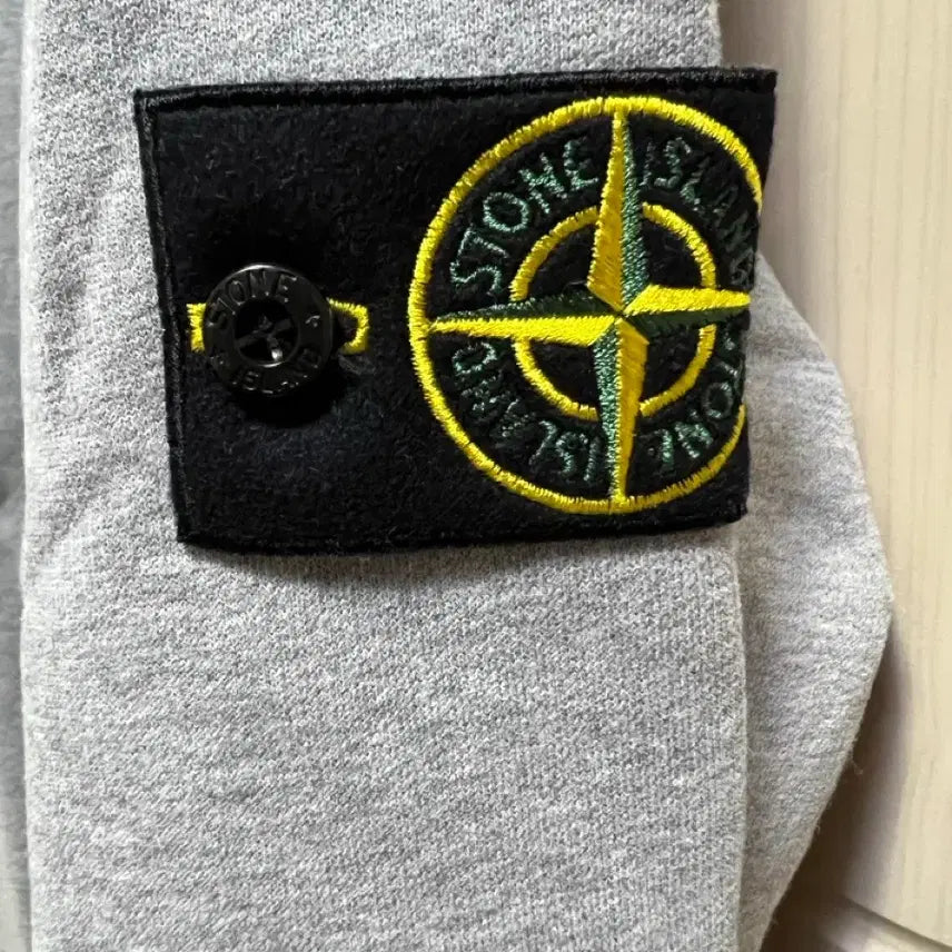 [BUNJANG] Stone Island Gray Crewneck Sweatshirt / (XL 새 상품) 스톤 아일랜드 맨투맨 그레이 fw