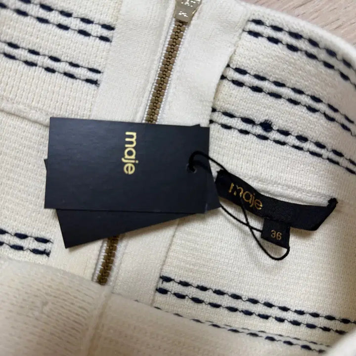 [BUNJANG] Maje Stitched Skirt - Size 36 / maje 마쥬 스티치스커트 36 새상품