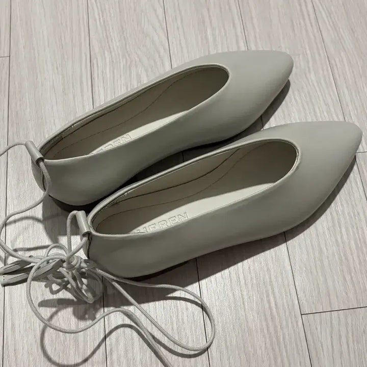 [BUNJANG] Cuern Flat 225 Shoes / 쿠에른 플랫 225