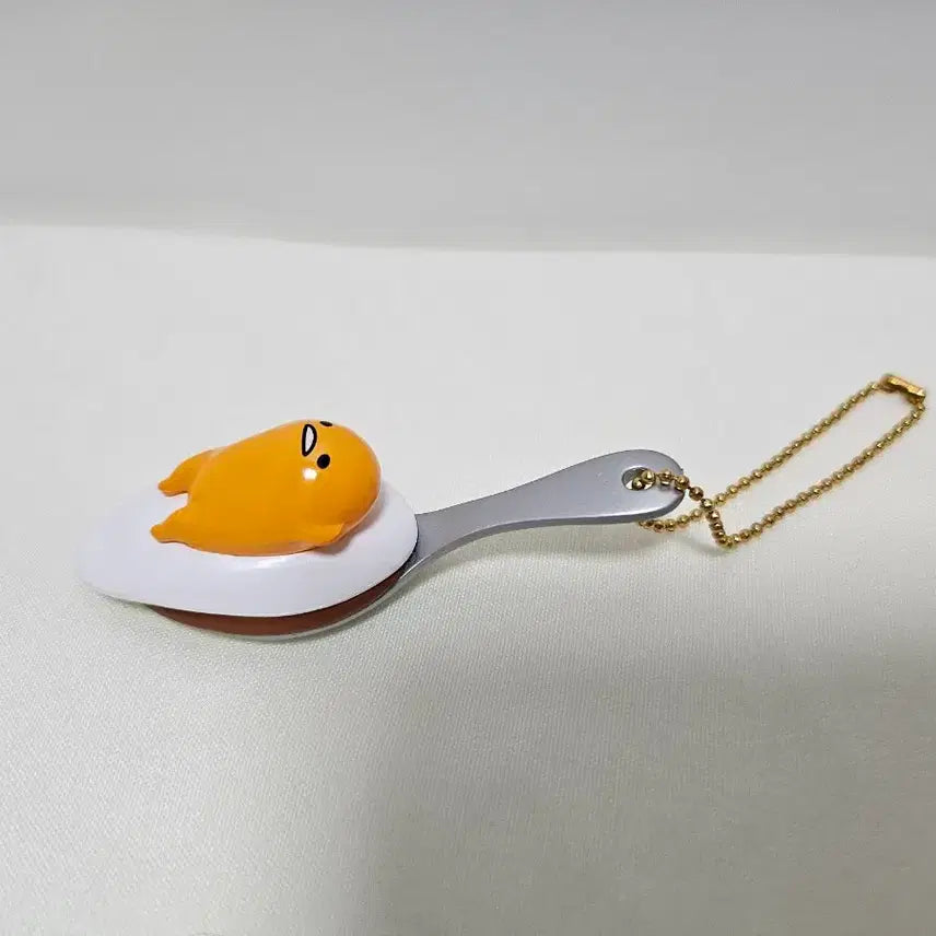 [BUNJANG] Sanrio Gudetama Plush Doll & Spoon Keychain Bundle Set / 고전 구데타마 봉제인형 + 스푼 키링 산리오 찐팬 오세요
