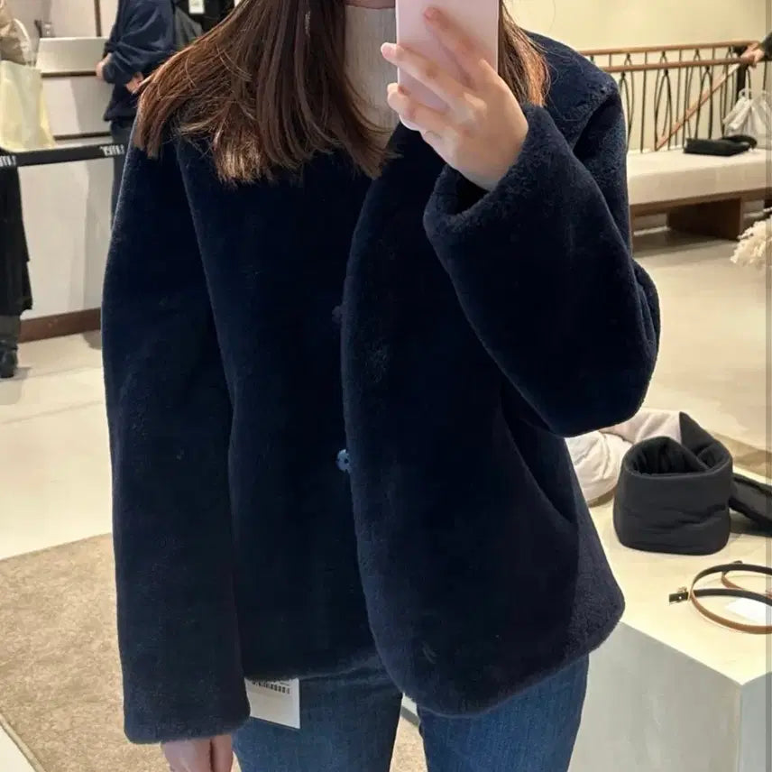 [BUNJANG] UMER Muse Short Reversible Mustang Navy / UMER 유메르 뮤즈 숏 리버시블 무스탕 네이비