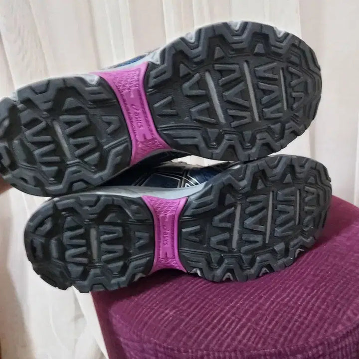 [BUNJANG] Asics Gel Venture 8 Navy Women's Sneakers / 아식스 젤 벤쳐8 네이비 여성 운동화