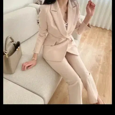 [BUNJANG] Beige Double-Button Women's Suit Set / 베이지색 여성 정장 셋업