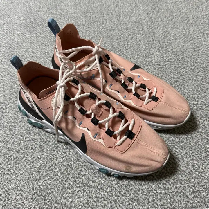 [BUNJANG] Nike Element 55 Sneakers / [정가 16만원] 나이키 엘리먼트55 스니커즈 250