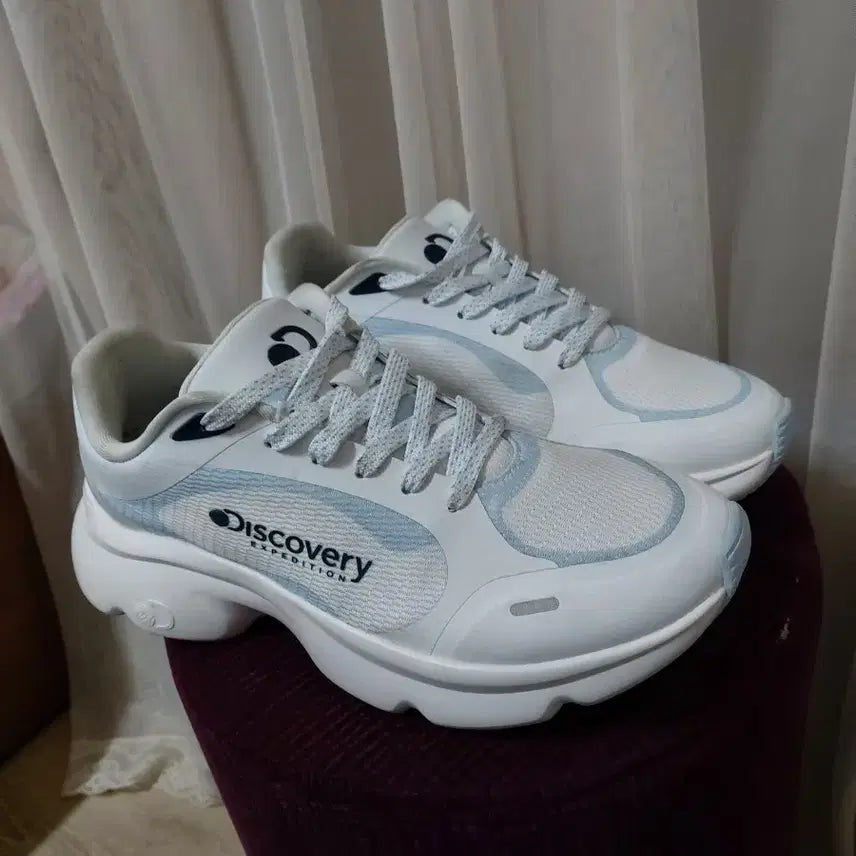 [BUNJANG] Discovery Expedition White Sneakers / 디스커버리 익스페디션 운동화 흰색