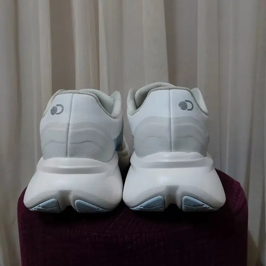 [BUNJANG] Discovery Expedition White Sneakers / 디스커버리 익스페디션 운동화 흰색