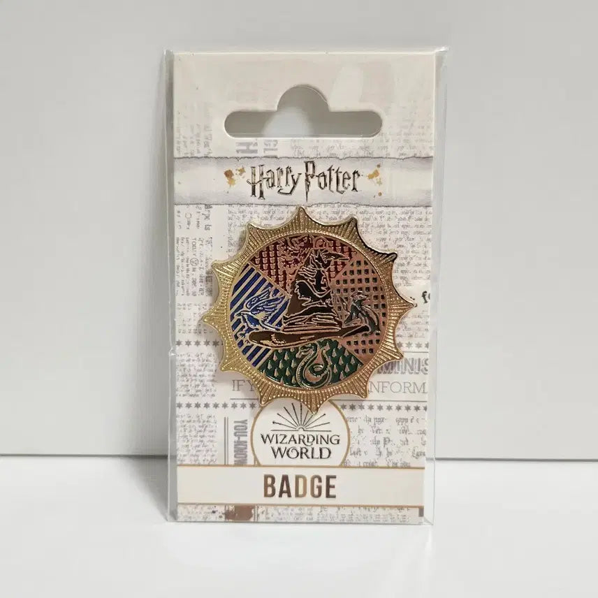 [BUNJANG] Harry Potter Cine Shop Limited Edition Sorting Hat Badge / (미개봉 새상품) 해리포터 씨네샵 한정 굿즈 뱃지 솔팅햇