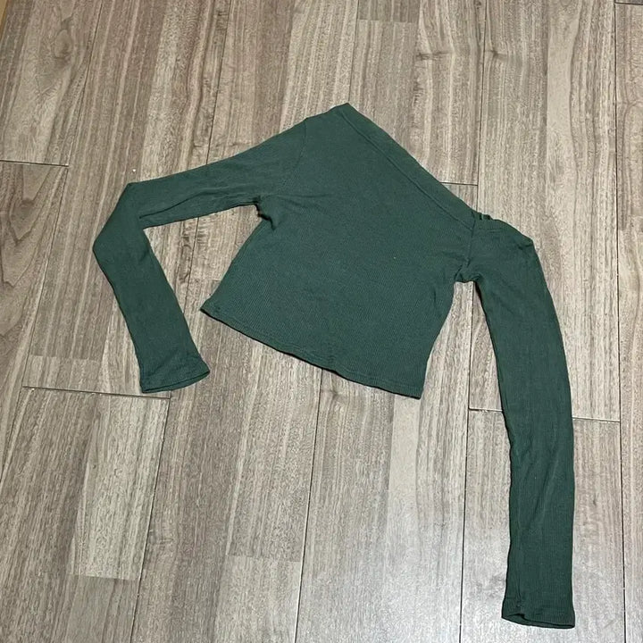 [BUNJANG] Off-Shoulder Green Tea Top / 오프숄더 그린티