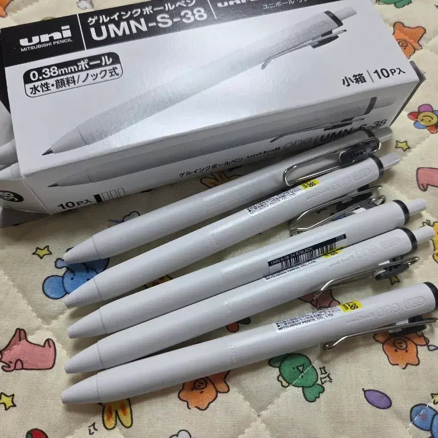 [BUNJANG] Uni-ball One UMN-S-38 White 0.38mm Ballpoint Pen / 유니볼 One UMN-S-38 화이트 0.38mm 볼펜
