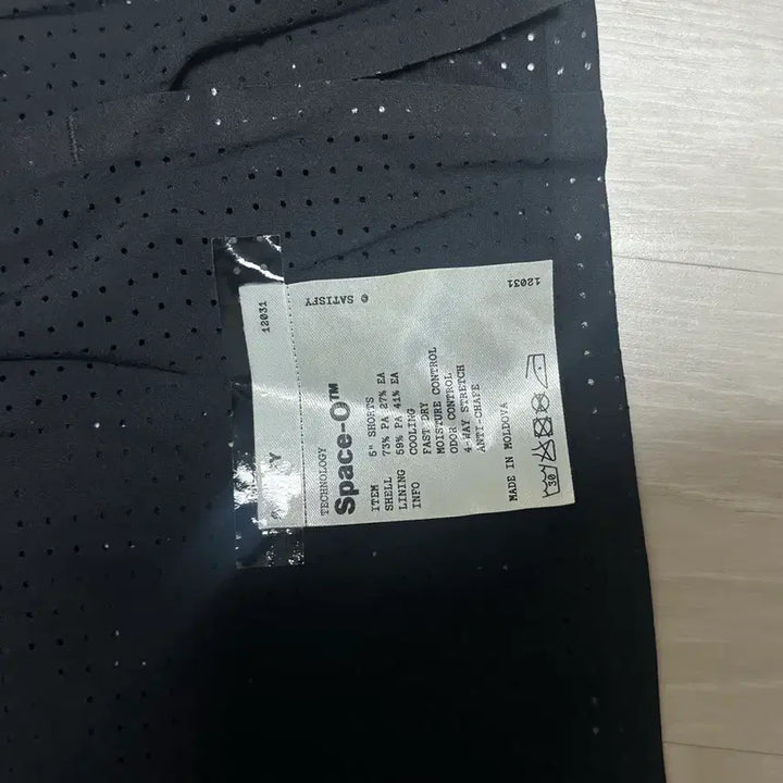 [BUNJANG] Satisfy Space O 5-Inch Shorts (XL) / Satisfy 새티스파이 스페이스오 5인치 쇼츠 [XL]