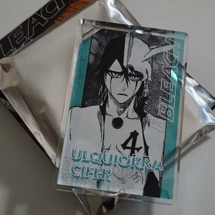 [BUNJANG] Bleach Urquiorra Domino Style Acrylic Keyholder / 블리치 도미노풍 아크릴 키홀더 우르키오라