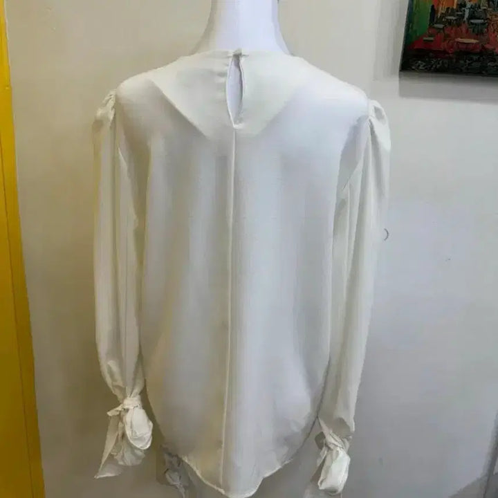 [BUNJANG] LAP Ivory Ribbon Sleeve Blouse (S) / LAP 아이보리 리본소매 블라우스 (S) 하객룩/데이트룩