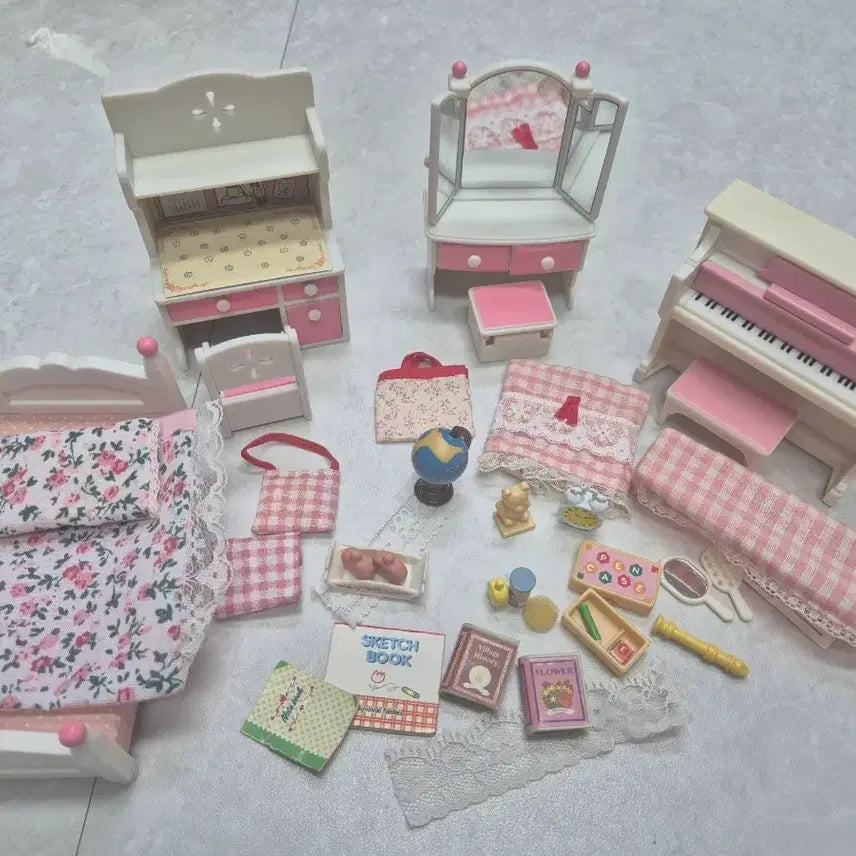 [BUNJANG] Sylvanian Families Pink Girl's Room Set / 실바니안 올드 레어 두근두근 핑크 소녀방