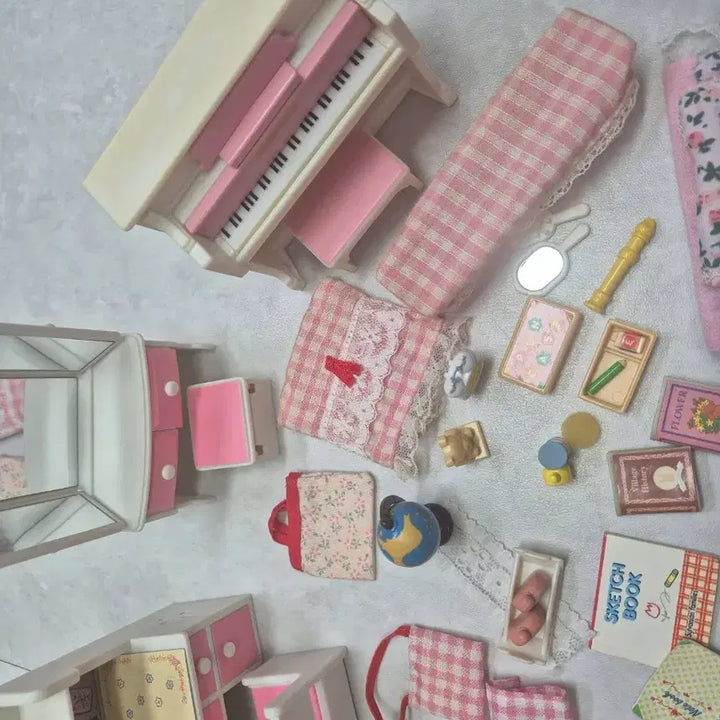 [BUNJANG] Sylvanian Families Pink Girl's Room Set / 실바니안 올드 레어 두근두근 핑크 소녀방