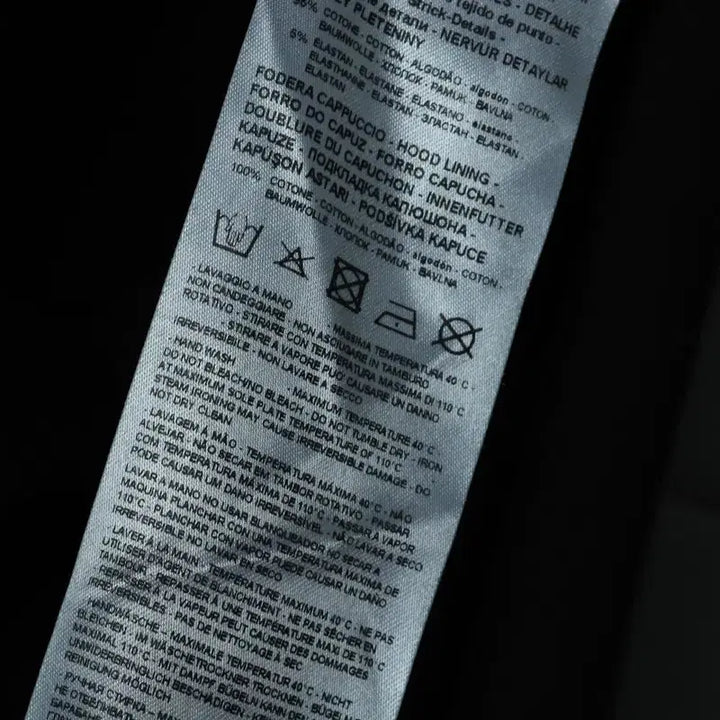 [BUNJANG] Armani Hooded Zip-Up Black Casual Jacket / W(M-L) 아르마니 후드집업 블랙 비즈 놈코어-1756C