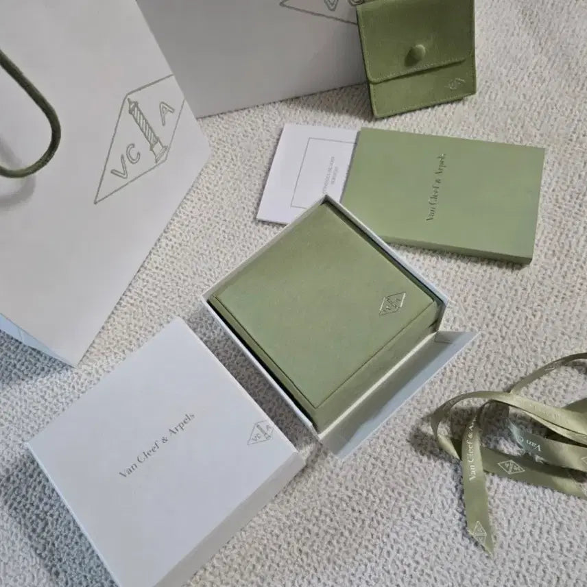 [BUNJANG] Van Cleef & Arpels Necklace Case & Pouch / 반클리프 목걸이 케이스 @ 반클리프 파우치 @ 반클리프 케이스