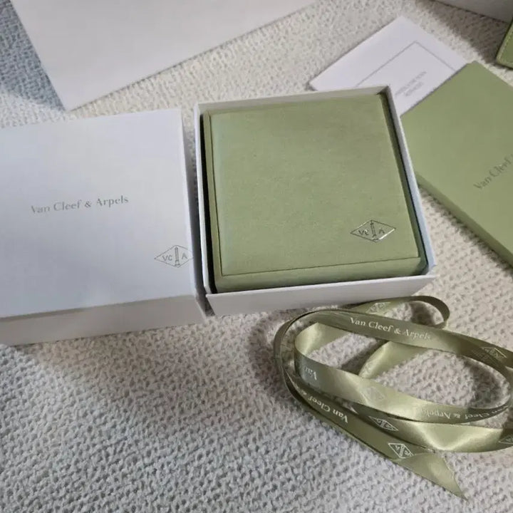 [BUNJANG] Van Cleef & Arpels Necklace Case & Pouch / 반클리프 목걸이 케이스 @ 반클리프 파우치 @ 반클리프 케이스