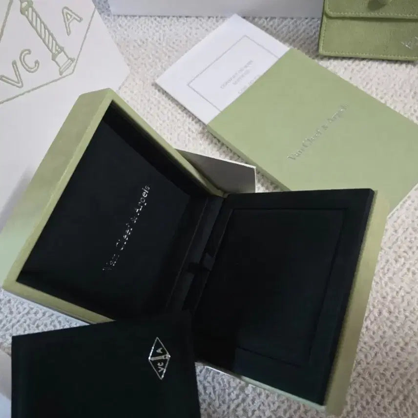 [BUNJANG] Van Cleef & Arpels Necklace Case & Pouch / 반클리프 목걸이 케이스 @ 반클리프 파우치 @ 반클리프 케이스