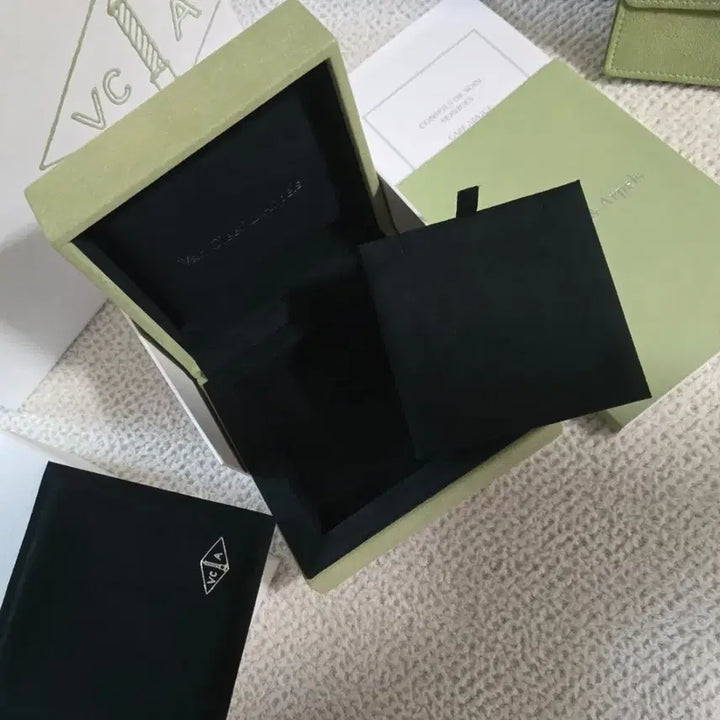 [BUNJANG] Van Cleef & Arpels Necklace Case & Pouch / 반클리프 목걸이 케이스 @ 반클리프 파우치 @ 반클리프 케이스