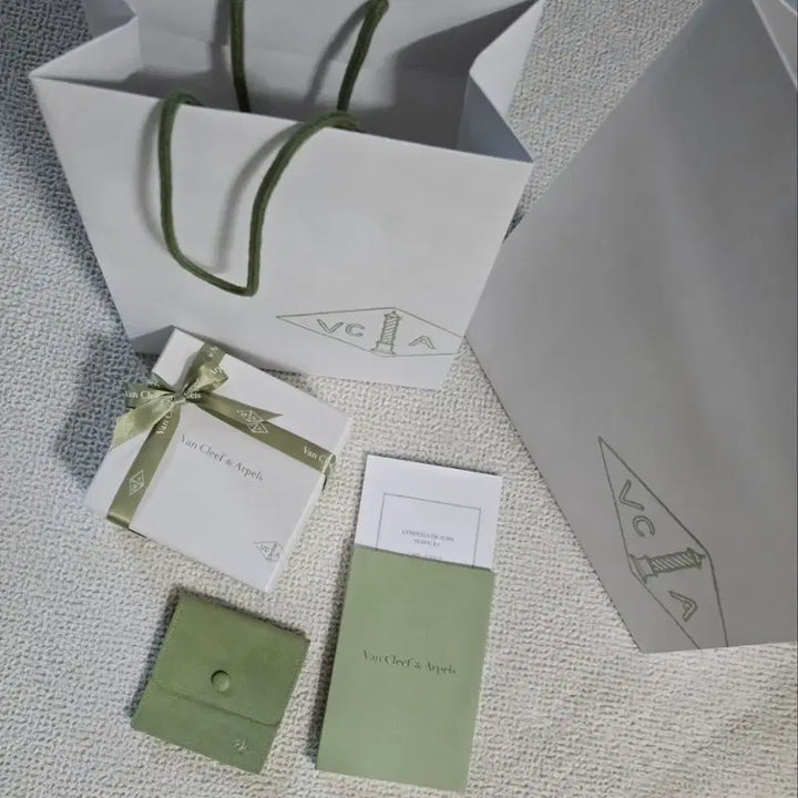 [BUNJANG] Van Cleef & Arpels Necklace Case & Pouch / 반클리프 목걸이 케이스 @ 반클리프 파우치 @ 반클리프 케이스