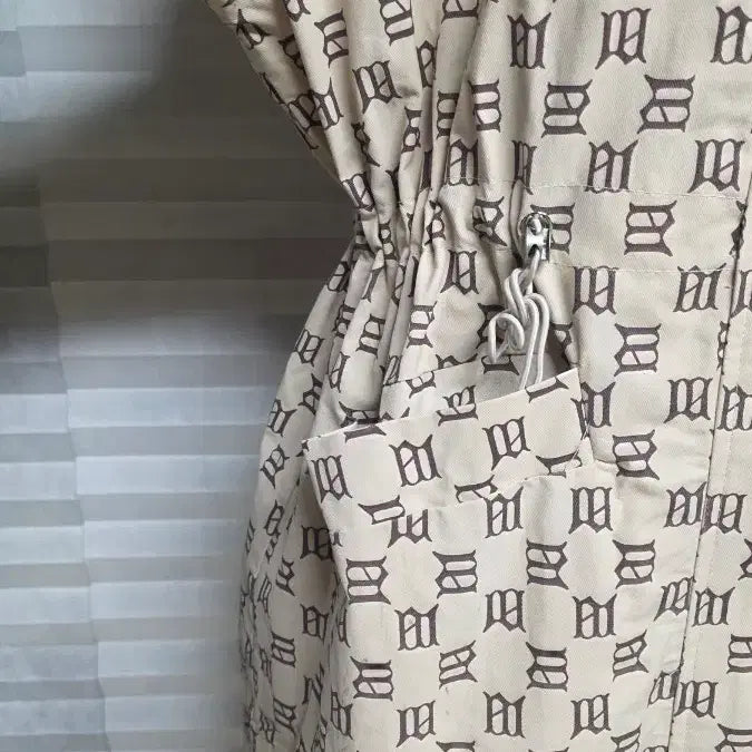 [SOLD OUT] DENIM FASHION JEANS 패턴 후드 바람막이