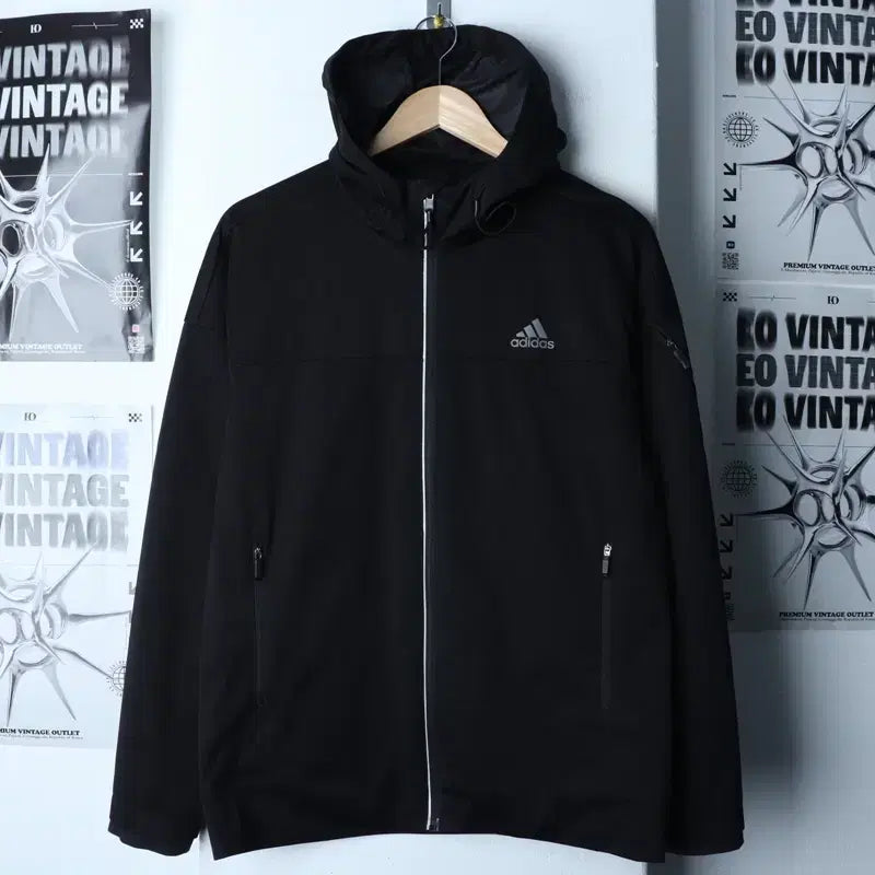 [BUNJANG] Adidas Windbreaker Jacket with Small Logo - Black / (L) 아디다스 집업 바람막이 점퍼자켓 기능성 스몰로고 블랙-17585