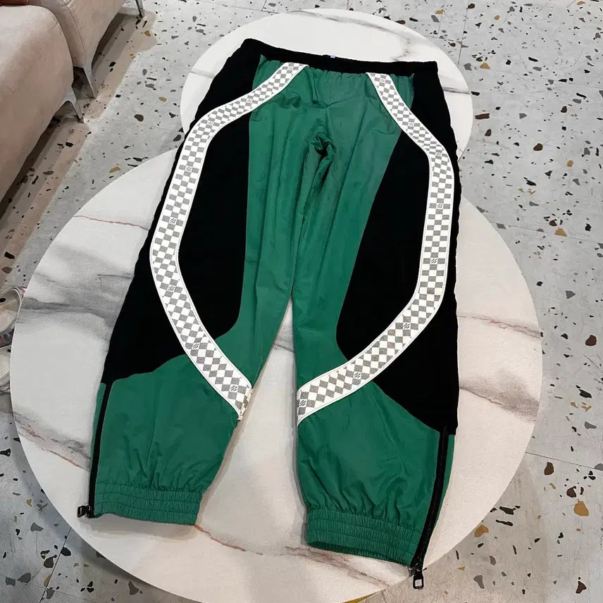 [BUNJANG] Louis Vuitton Technical Jogger Pants L Green / 루이비통 테크니컬 조거팬츠 L 그린
