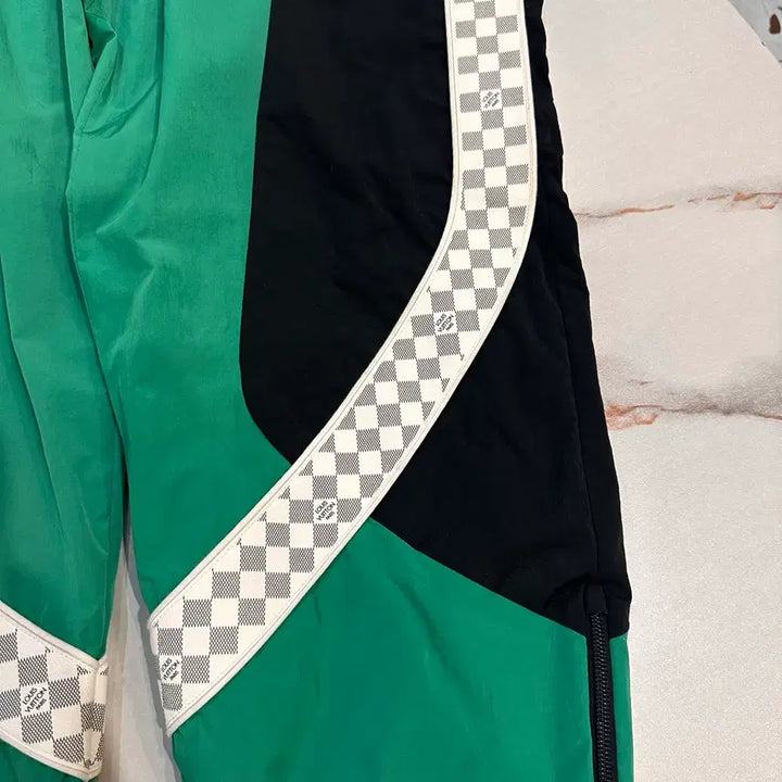 [BUNJANG] Louis Vuitton Technical Jogger Pants L Green / 루이비통 테크니컬 조거팬츠 L 그린