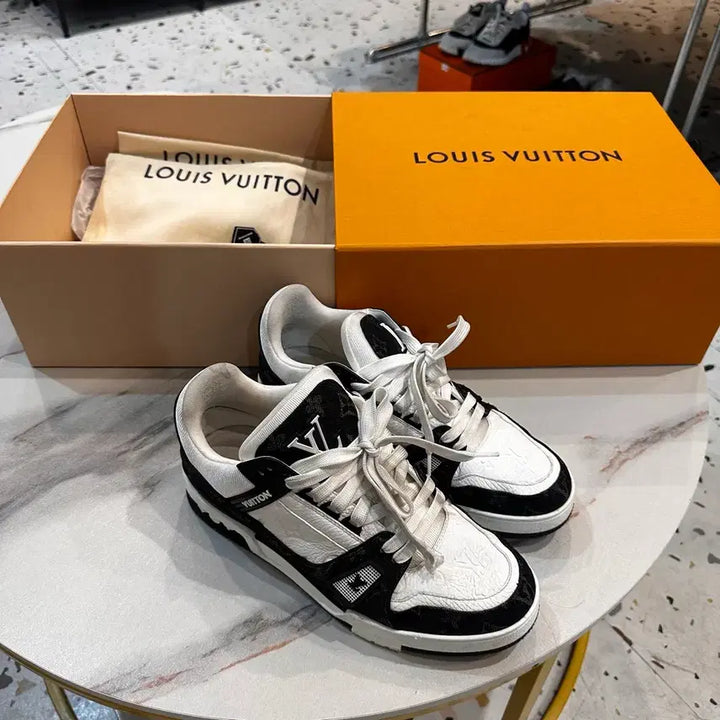 [BUNJANG] Louis Vuitton Trainer Sneakers Black 7.5 Size / 루이비통 트레이너 스니커즈 블랙 7.5사이즈