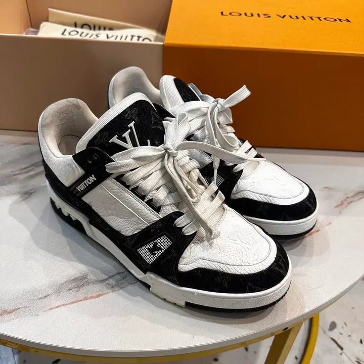 [BUNJANG] Louis Vuitton Trainer Sneakers Black 7.5 Size / 루이비통 트레이너 스니커즈 블랙 7.5사이즈