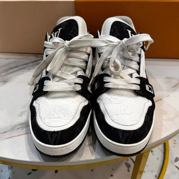 [BUNJANG] Louis Vuitton Trainer Sneakers Black 7.5 Size / 루이비통 트레이너 스니커즈 블랙 7.5사이즈