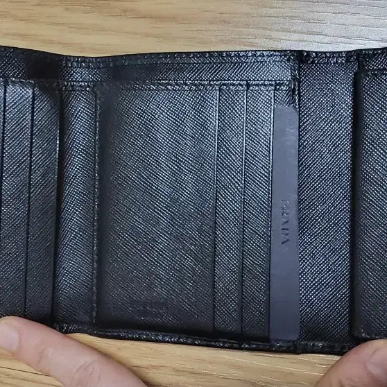[BUNJANG] Prada Saffiano Leather Tri-Fold Wallet / 프라다 사피아노 블랙 3단 반지갑