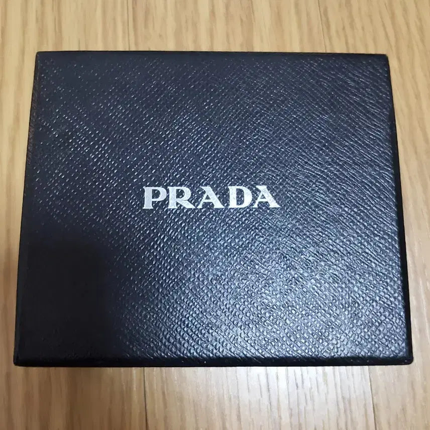 [BUNJANG] Prada Saffiano Leather Tri-Fold Wallet / 프라다 사피아노 블랙 3단 반지갑