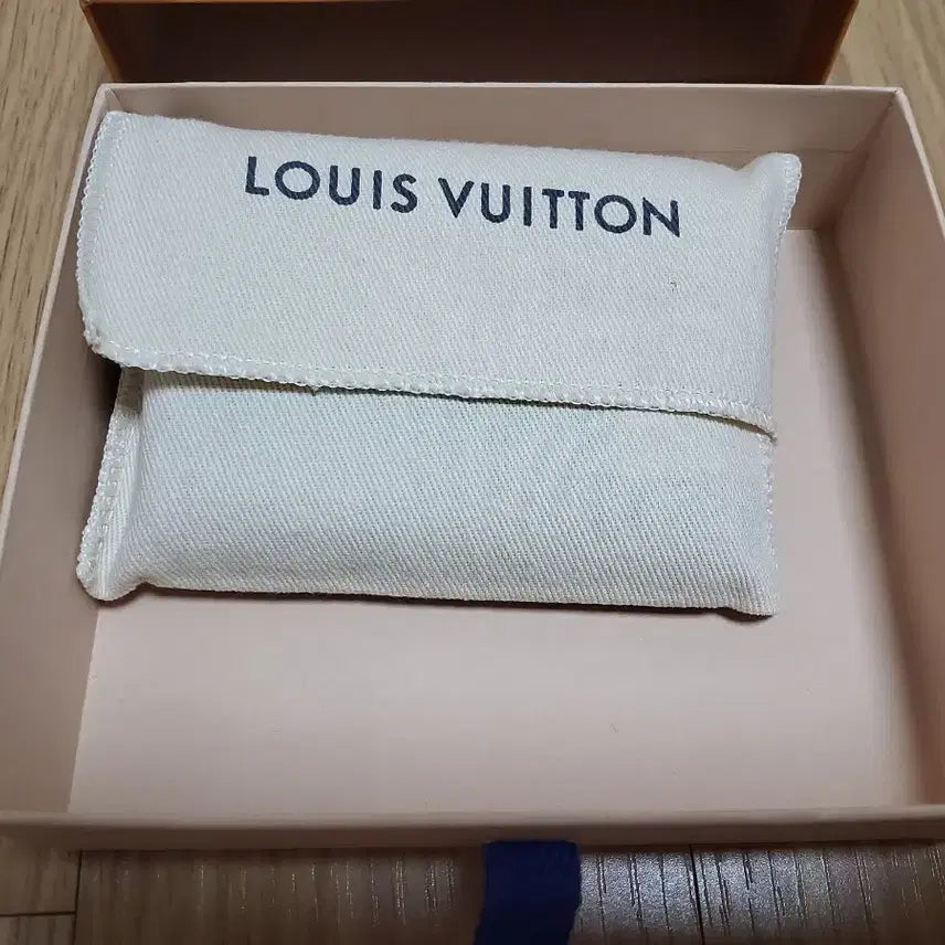 [BUNJANG] Louis Vuitton Zoe Wallet Pink Bifold / 루이비통 조에월릿 핑크 반지갑
