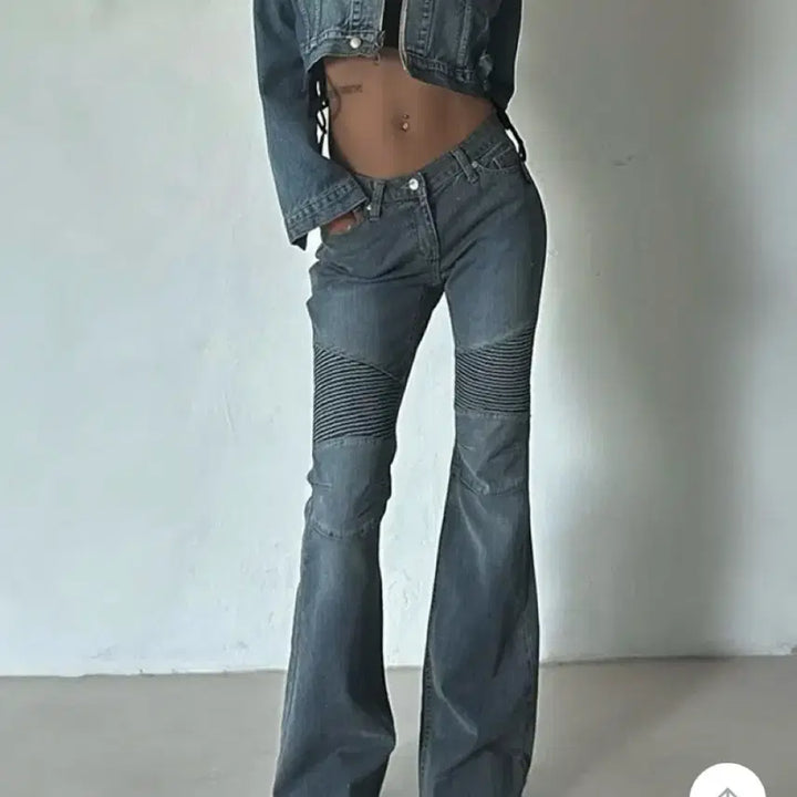 [BUNJANG] Oot Ootj Low-Rise Distressed Wash Bootcut Denim Pants / Oot ootj 바이크 로우라이즈 디테일 절개 워싱 부츠컷 데님 팬츠