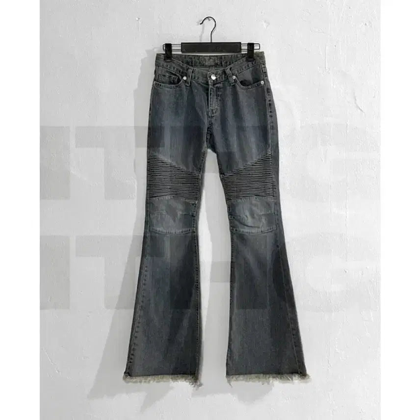 [BUNJANG] Oot Ootj Low-Rise Distressed Wash Bootcut Denim Pants / Oot ootj 바이크 로우라이즈 디테일 절개 워싱 부츠컷 데님 팬츠