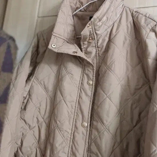 [BUNJANG] Hellen Keren Beige Quilted Jacket / 혤렌카렌  베이지 퀼팅 자켓 점퍼
